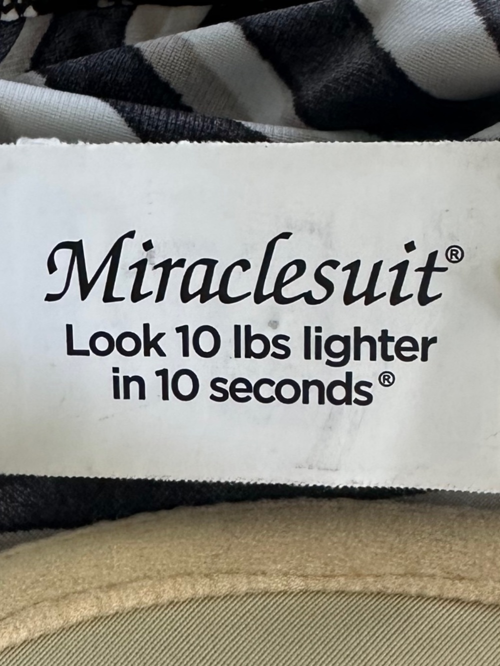 Miraclesuit Opposites Attract Sanibel Underwire One-Piece Swimsuit 16 Beach Pool - Picture 7 of 13